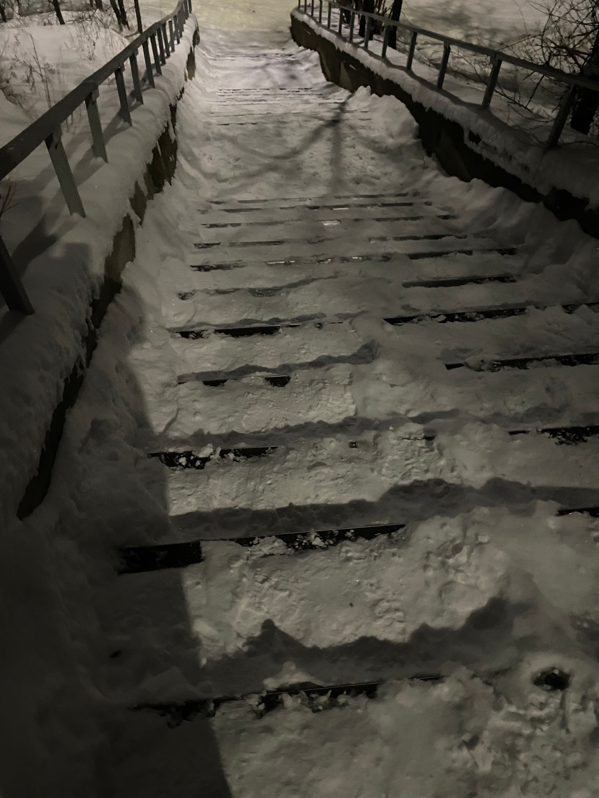 Сұлу қыз кеудесімен жігітті азғырды (порно)