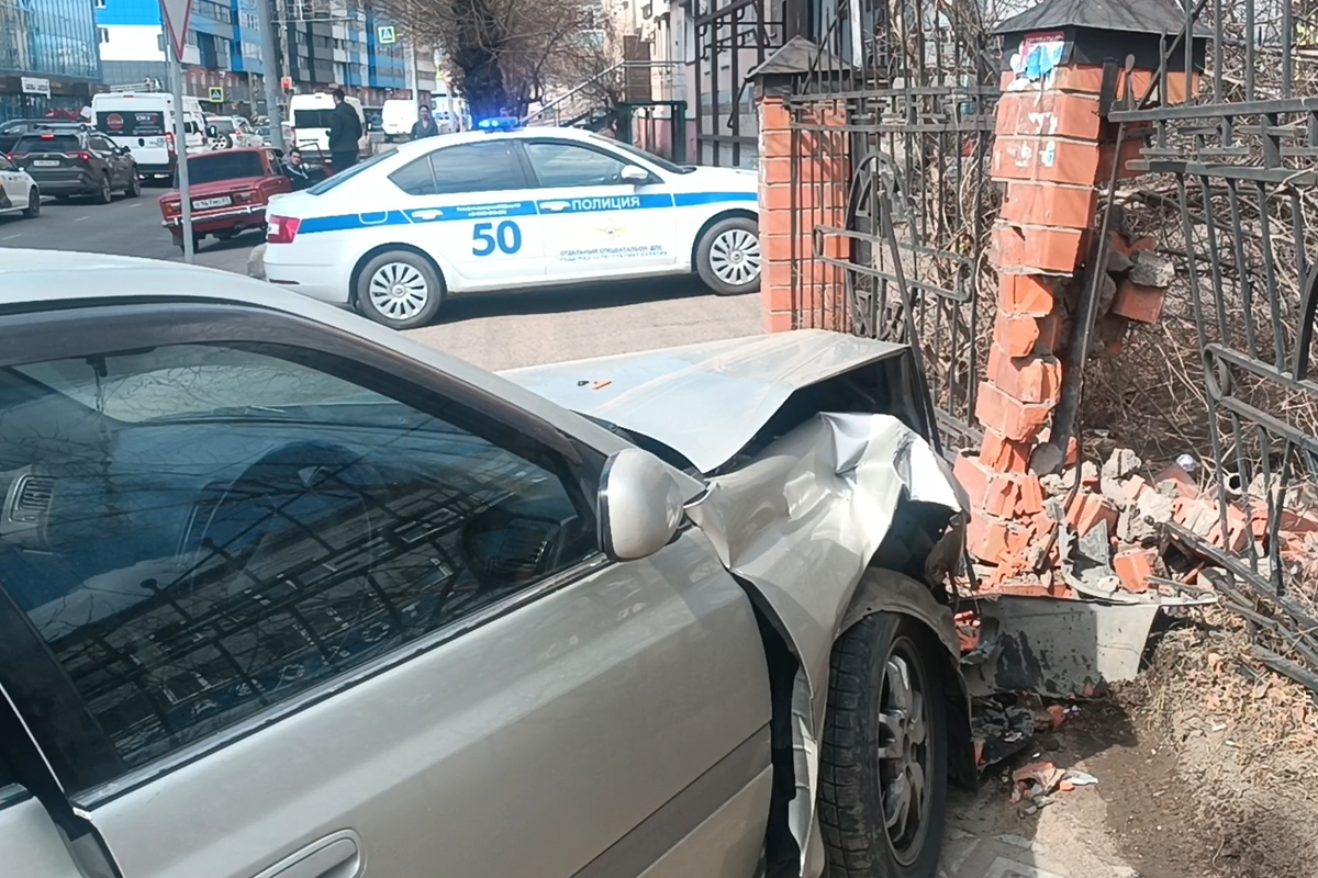 Пешеход, попавшая в аварию на Смолина в Улан-Удэ, сломала голень